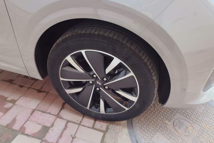 Used Li Auto L6 2025 Max Smart Refresh Edition Right Front Wheel Hub