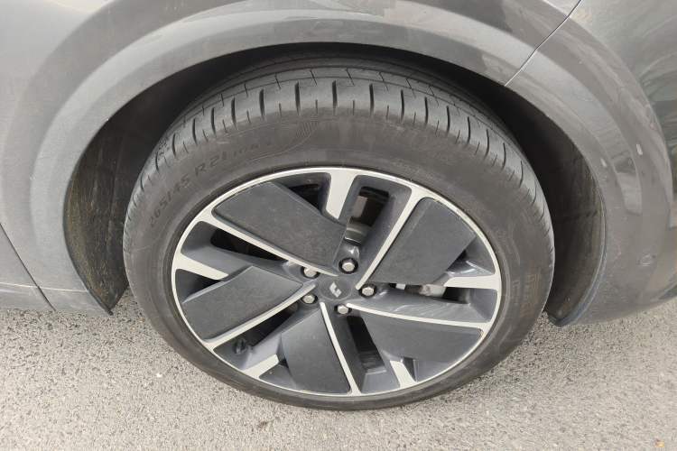 Used Li Auto L6 2025 Pro Smart Refresh Edition Right Front Wheel Hub