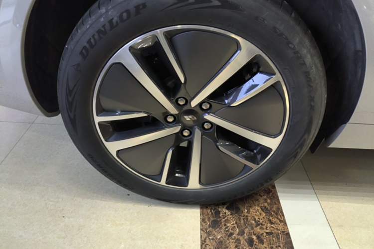 Used Li Auto L6 2025 Pro Smart Refresh Edition Right Rear Wheel Hub