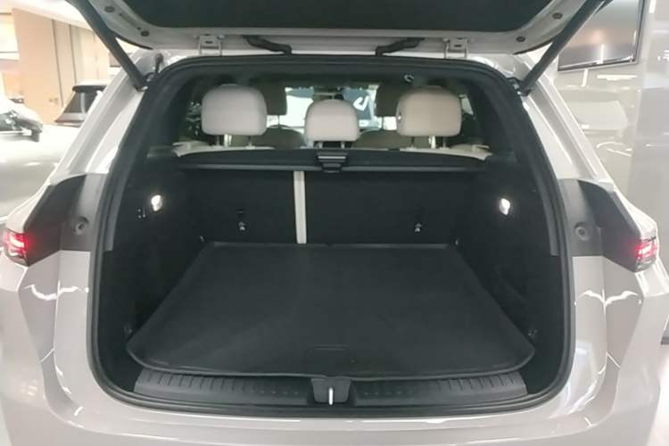 Used Li Auto L6 2025 Pro Smart Refresh Edition Trunk