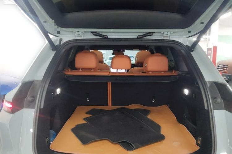 Used Li Auto L6 2025 Max Smart Refresh Edition Trunk