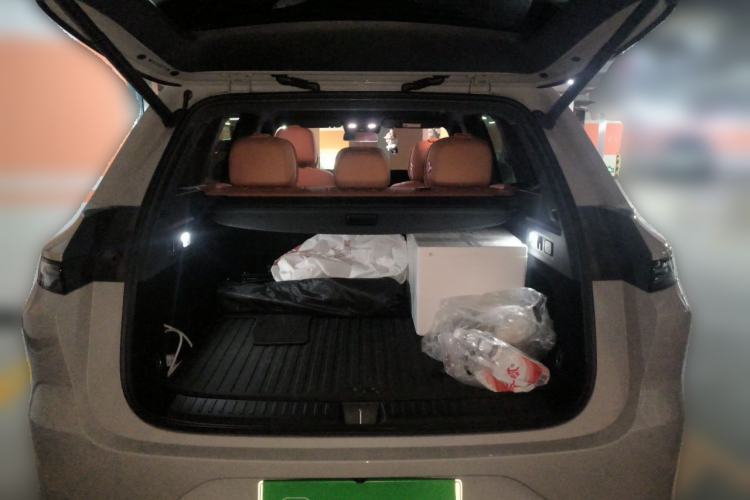 Used Li Auto L6 2025 Max Smart Refresh Edition Trunk