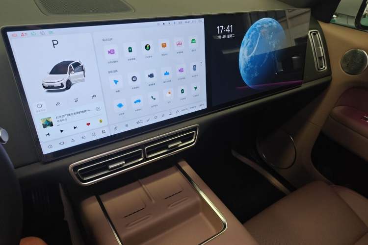 Used Li Auto L6 2025 Pro Smart Refresh Edition Audio And AC Panel