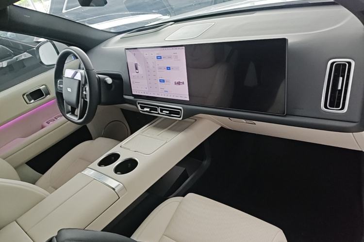 Used Li Auto L6 2025 Pro Smart Refresh Edition Center Console