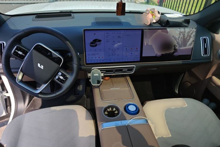 Used Li Auto L6 2025 Pro Smart Refresh Edition Center Console