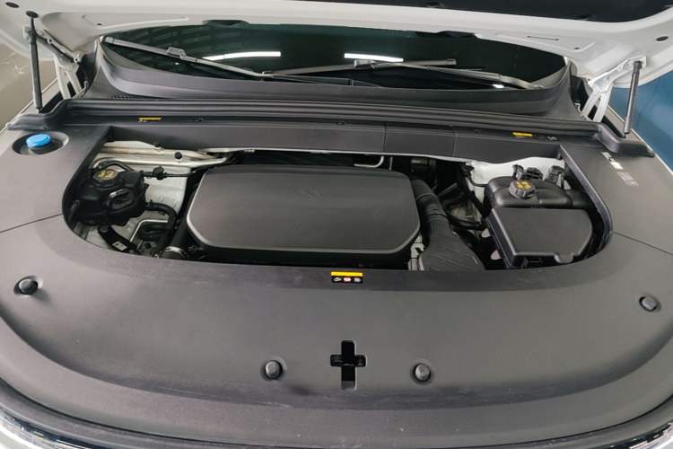 Used Li Auto L6 2025 Pro Smart Refresh Edition Engine Bay