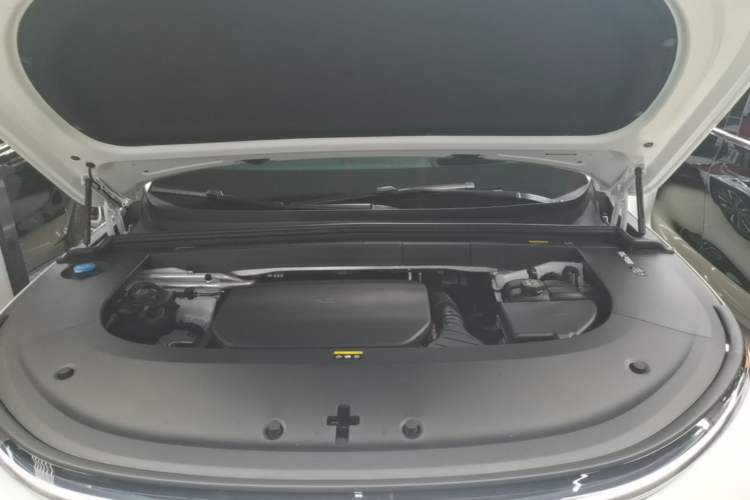 Used Li Auto L6 2025 Pro Smart Refresh Edition Engine Bay