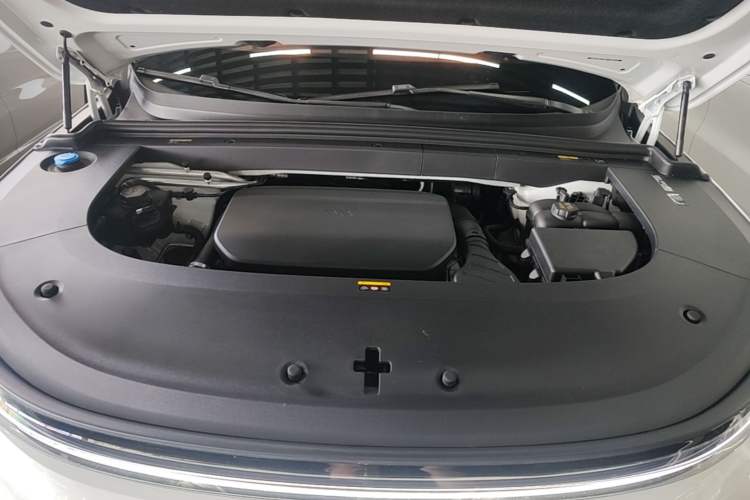 Used Li Auto L6 2025 Pro Smart Refresh Edition Engine Bay