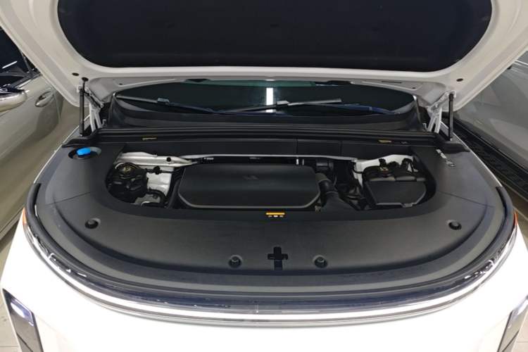 Used Li Auto L6 2025 Pro Smart Refresh Edition Engine Bay