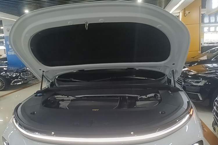 Used Li Auto L6 2025 Pro Smart Refresh Edition Engine Bay