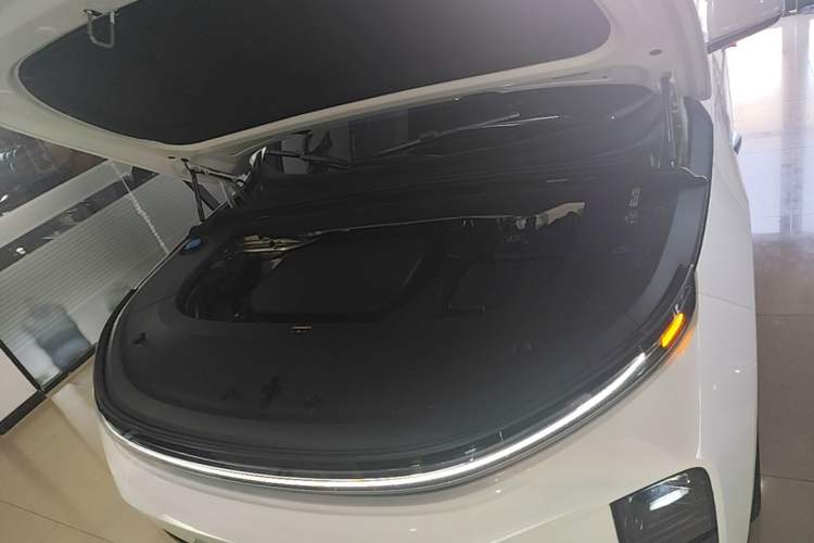 Used Li Auto L6 2025 Pro Smart Refresh Edition Engine Bay