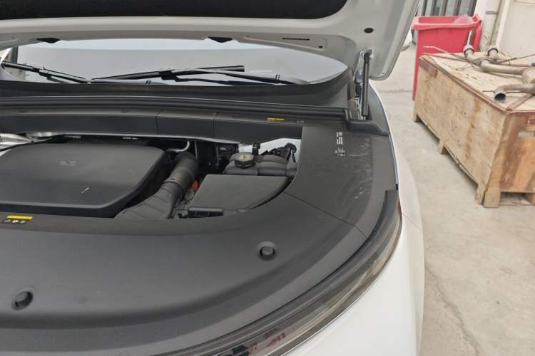 Used Li Auto L6 2025 Pro Smart Refresh Edition Engine Bay Left