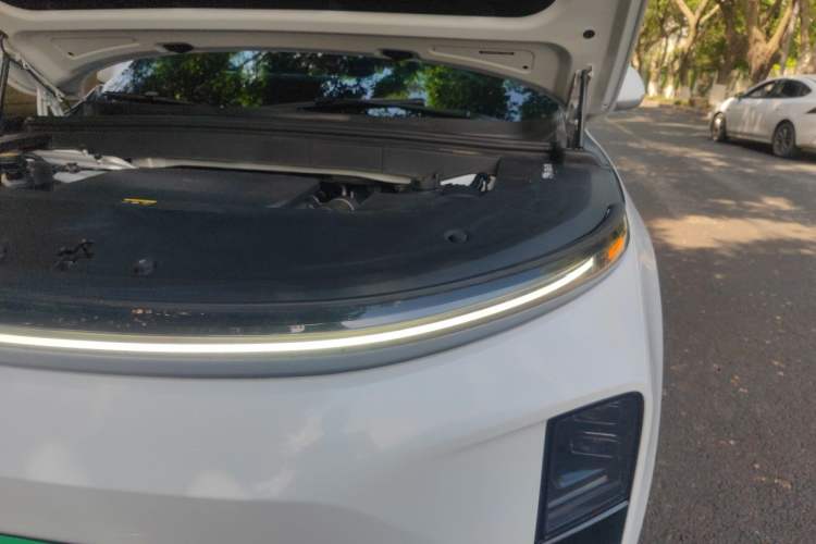 Used Li Auto L6 2025 Max Smart Refresh Edition Engine Bay Left