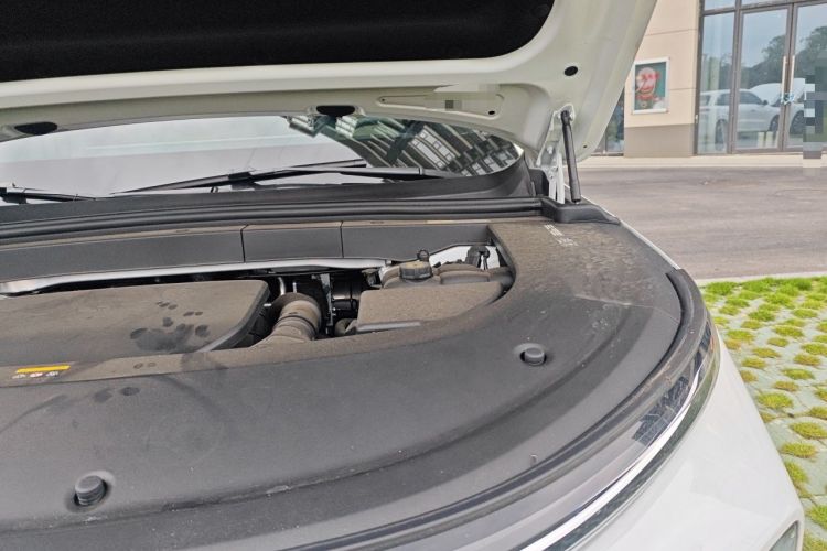 Used Li Auto L6 2025 Pro Smart Refresh Edition Engine Bay Left