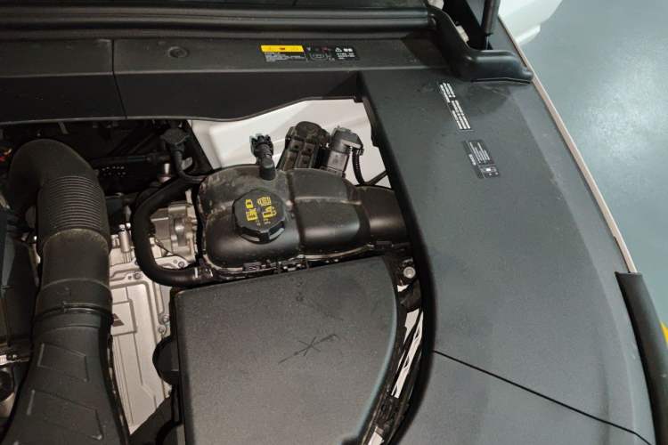 Used Li Auto L6 2025 Max Smart Refresh Edition Engine Bay Left