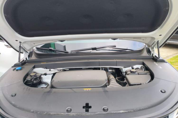 Used Li Auto L6 2025 Pro Smart Refresh Edition Engine Bay