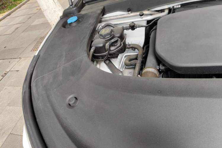Used Li Auto L6 2025 Max Smart Refresh Edition Engine Bay Right