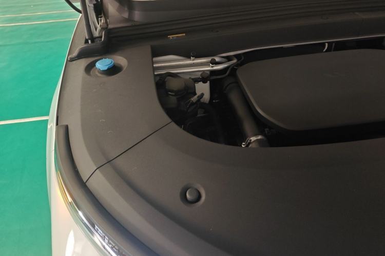 Used Li Auto L6 2025 Pro Smart Refresh Edition Engine Bay Right