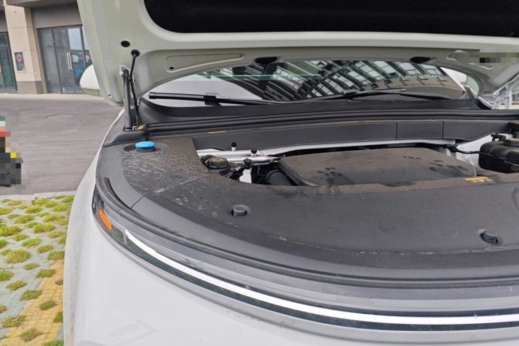 Used Li Auto L6 2025 Pro Smart Refresh Edition Engine Bay Right