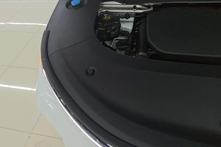 Used Li Auto L6 2025 Pro Smart Refresh Edition Engine Bay Right