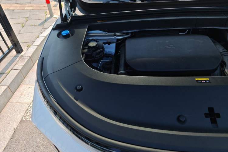 Used Li Auto L6 2025 Pro Smart Refresh Edition Engine Bay Right