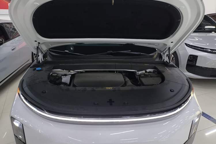 Used Li Auto L6 2025 Pro Smart Refresh Edition Engine Bay