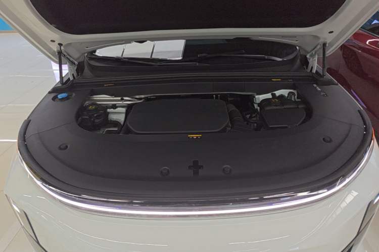 Used Li Auto L6 2025 Pro Smart Refresh Edition Engine Bay