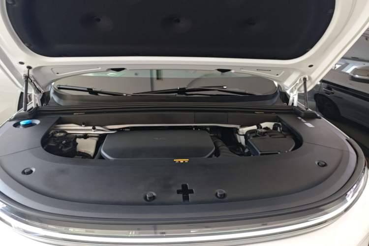 Used Li Auto L6 2025 Pro Smart Refresh Edition Engine Bay