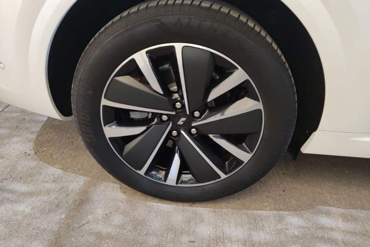 Used Li Auto L6 2025 Pro Smart Refresh Edition Exterior 5