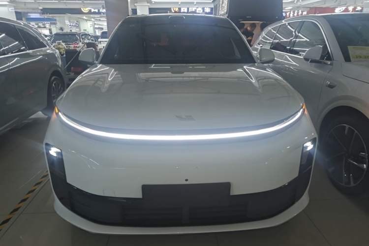 Used Li Auto L6 2025 Pro Smart Refresh Edition Front