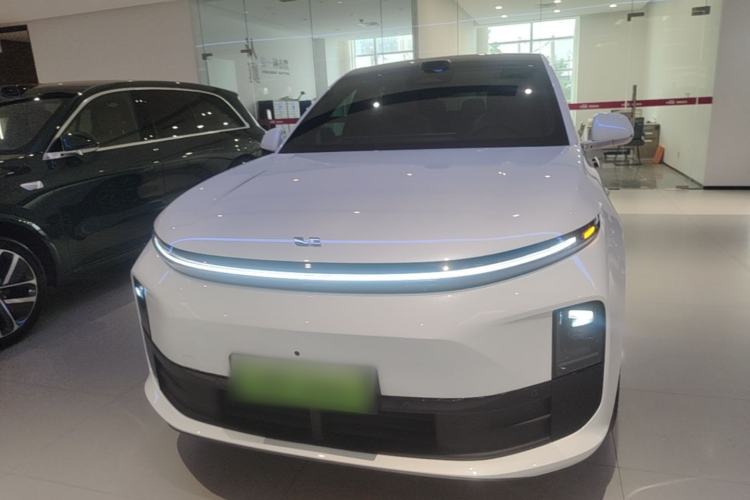 Used Li Auto L6 2025 Pro Smart Refresh Edition Front