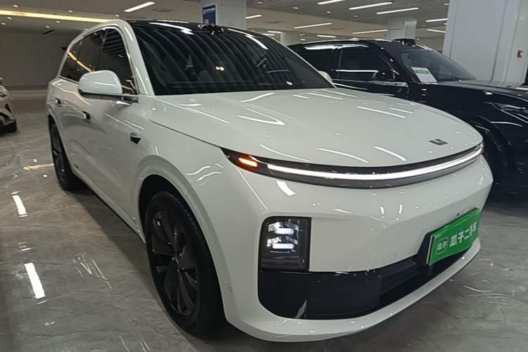 Used Li Auto L6 2025 Max Smart Refresh Edition Front Right 45 Deg