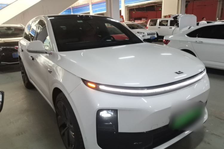 Used Li Auto L6 2025 Max Smart Refresh Edition Front Right 45 Deg