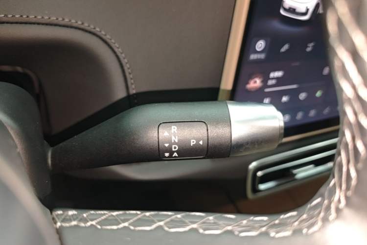 Used Li Auto L6 2025 Pro Smart Refresh Edition Gear Lever