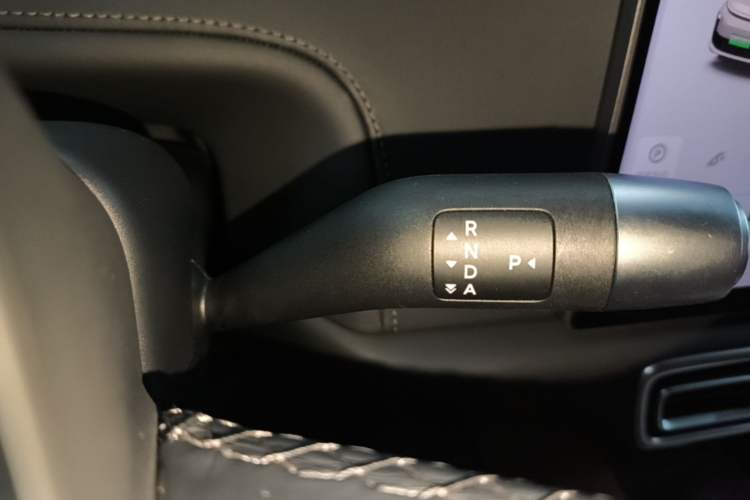 Used Li Auto L6 2025 Pro Smart Refresh Edition Gear Lever