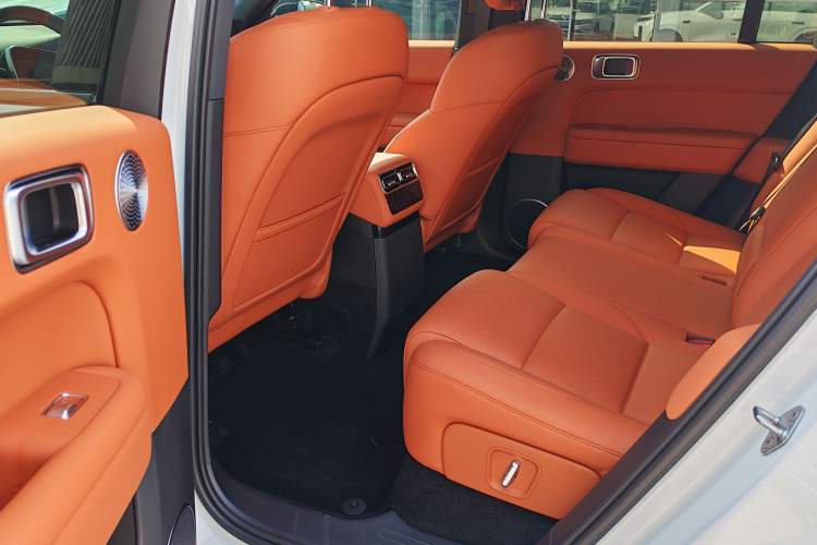 Used Li Auto L6 2025 Max Smart Refresh Edition Interior 3