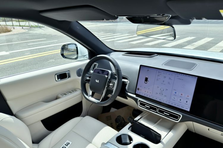 Used Li Auto L6 2025 Pro Smart Refresh Edition Interior 4
