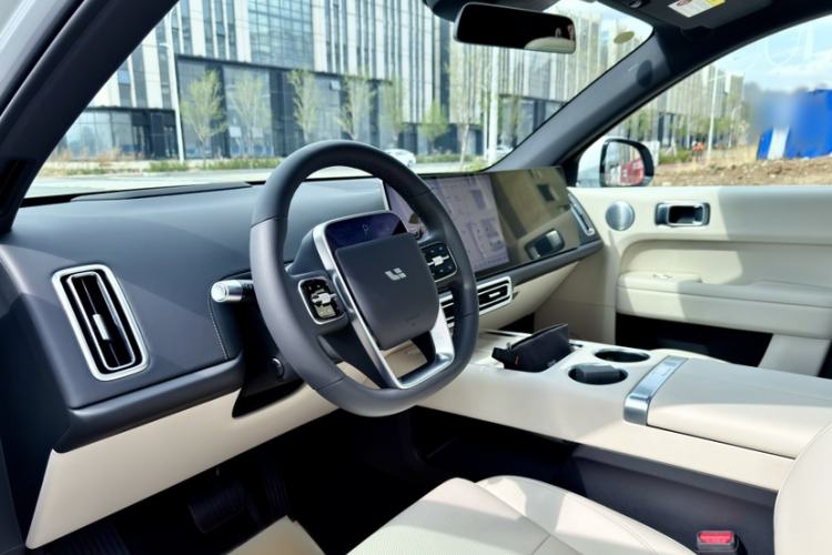 Used Li Auto L6 2025 Pro Smart Refresh Edition Interior 6