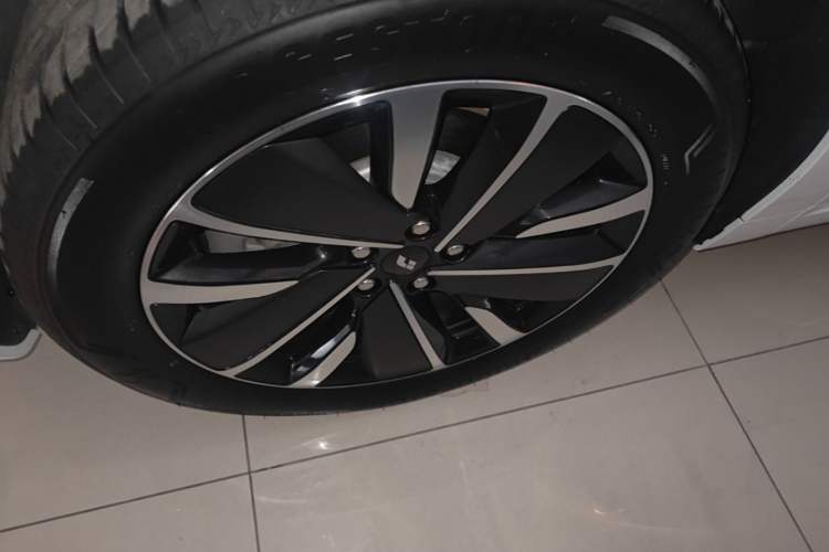Used Li Auto L6 2025 Pro Smart Refresh Edition Left Front Wheel Hub