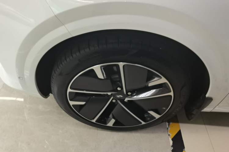 Used Li Auto L6 2025 Pro Smart Refresh Edition Left Front Wheel Hub
