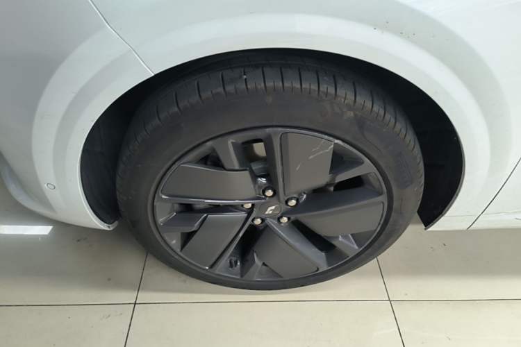 Used Li Auto L6 2025 Max Smart Refresh Edition Left Front Wheel Hub