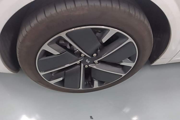 Used Li Auto L6 2025 Max Smart Refresh Edition Left Front Wheel Hub