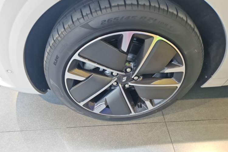 Used Li Auto L6 2025 Max Smart Refresh Edition Left Front Wheel Hub