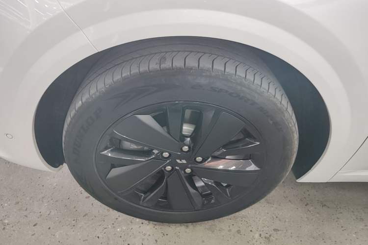 Used Li Auto L6 2025 Pro Smart Refresh Edition Left Front Wheel Hub