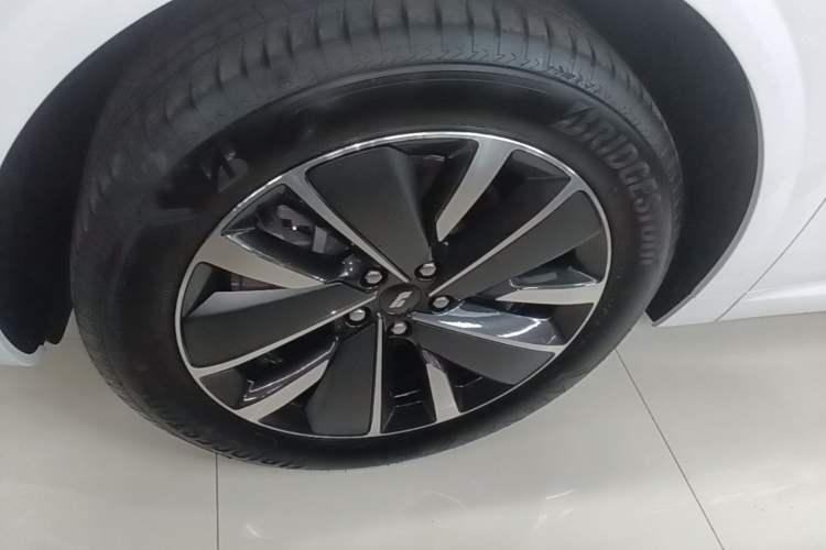 Used Li Auto L6 2025 Pro Smart Refresh Edition Left Front Wheel Hub
