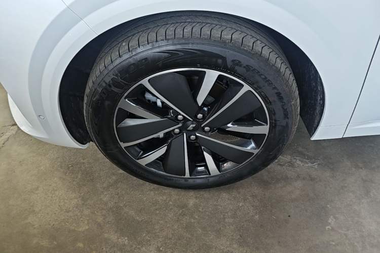 Used Li Auto L6 2025 Pro Smart Refresh Edition Left Front Wheel Hub