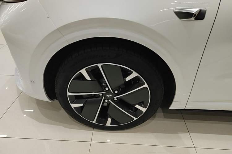 Used Li Auto L6 2025 Max Smart Refresh Edition Left Front Wheel Hub