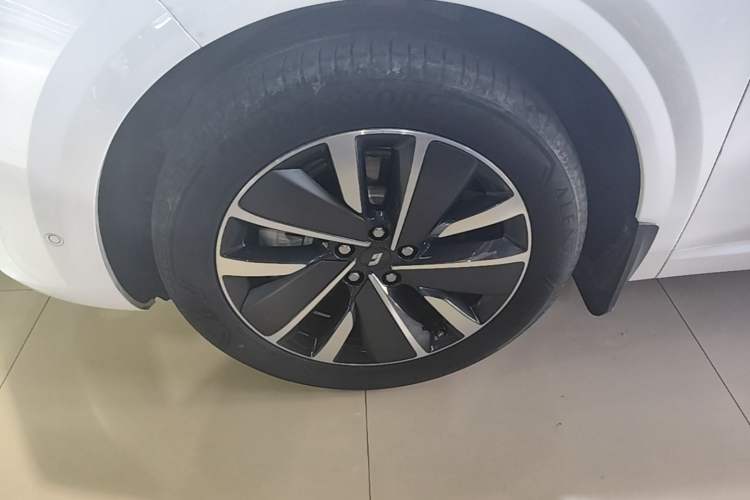Used Li Auto L6 2025 Pro Smart Refresh Edition Left Front Wheel Hub