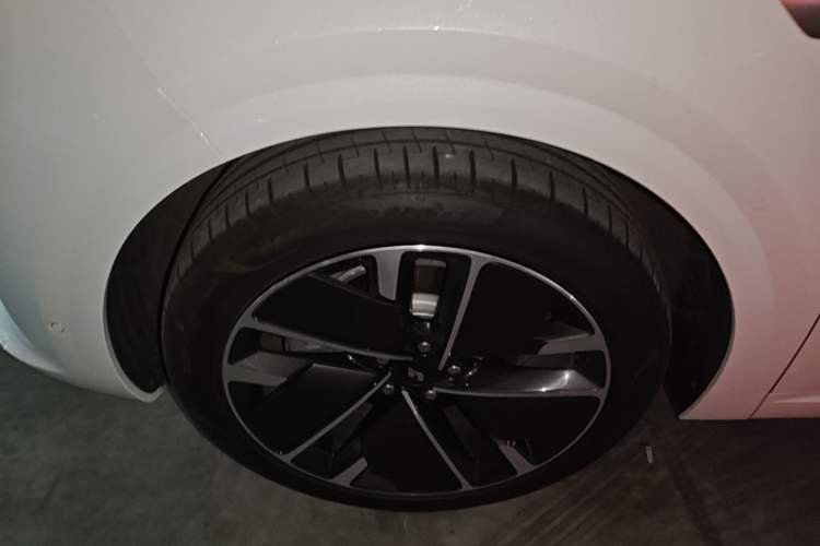 Used Li Auto L6 2025 Max Smart Refresh Edition Left Front Wheel Hub