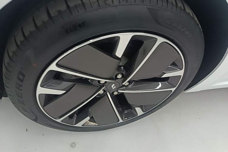 Used Li Auto L6 2025 Max Smart Refresh Edition Left Front Wheel Hub